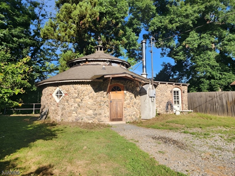 30 N Riverview Ave, Knowlton Twp.