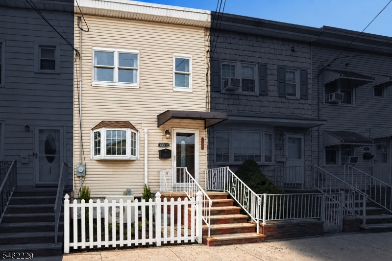 133 1/2 Prospect Ave, Bayonne City