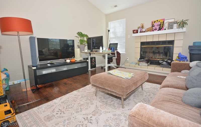 1312 Rustic Ct, Lawrence Twp.