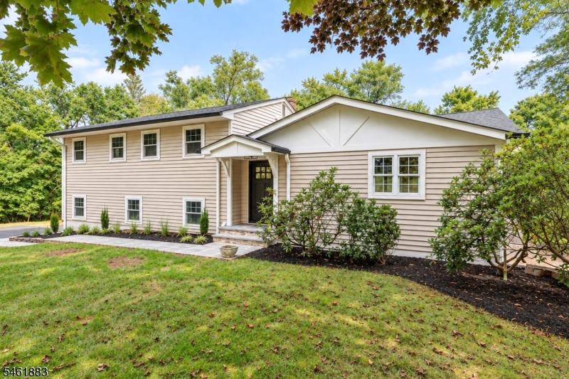 157 Circle Dr, Long Hill Twp.