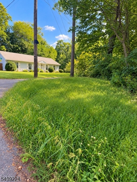 2 Pine Dr, Liberty Twp.
