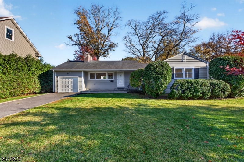 28 Fieldstone Dr, Springfield Twp.