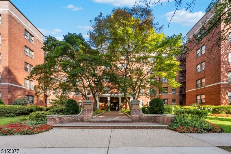 100 Prospect Ave Unit 1F, Hackensack City