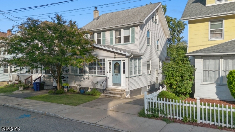 4 Park Dr West, West Orange Twp.