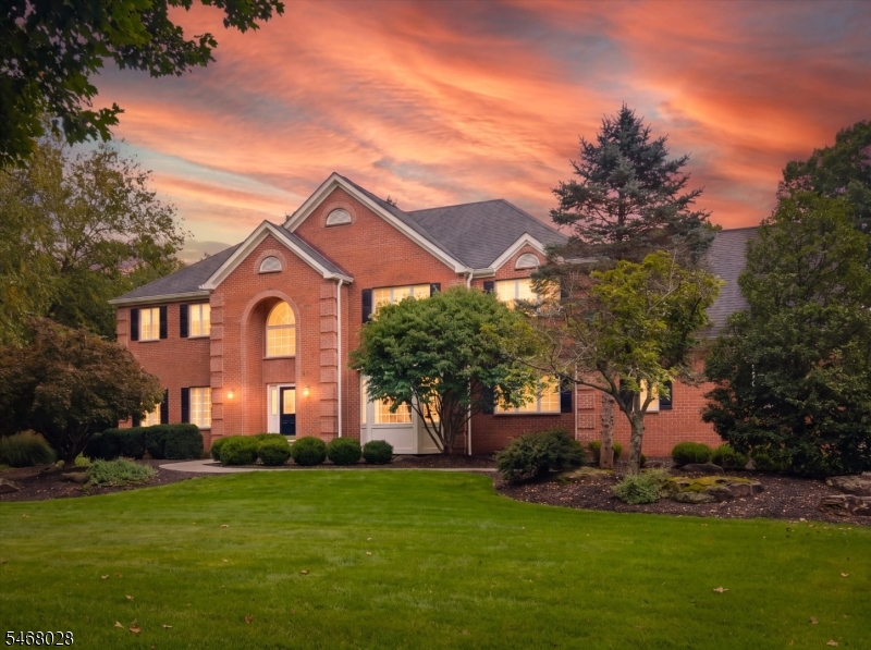 11 Huntington Dr, Clinton Twp.