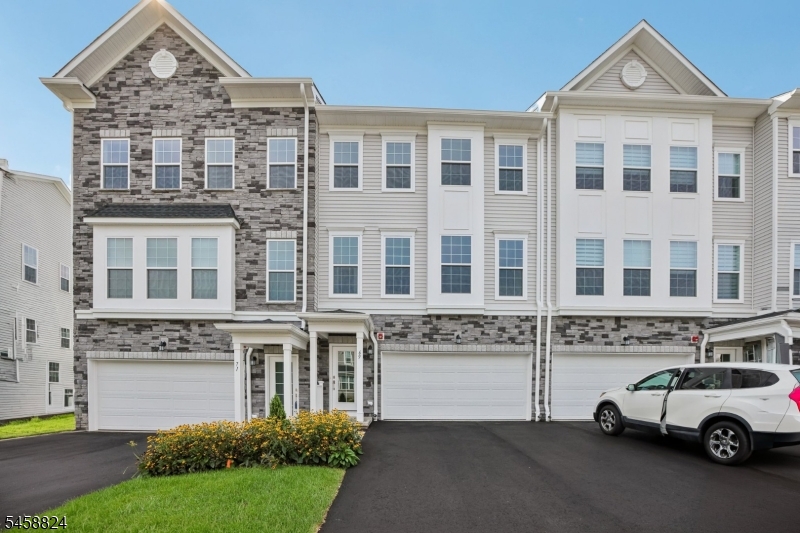 69 Eastwood Ter, East Hanover Twp.