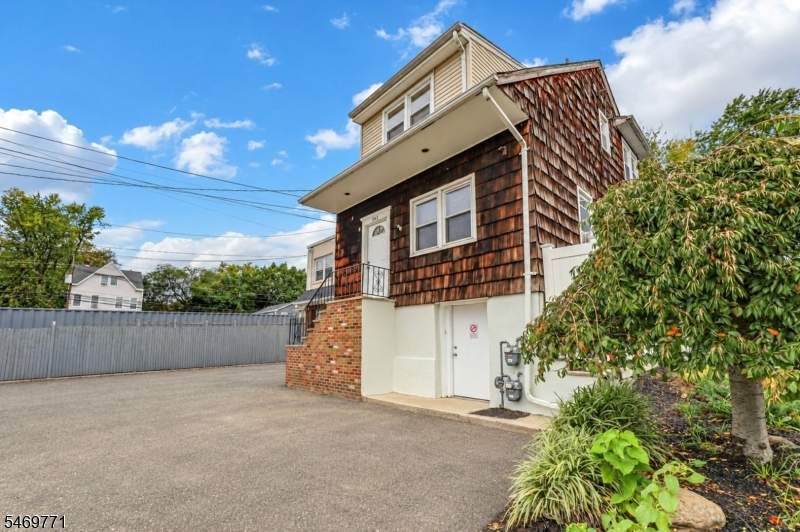 343 Wagaraw Rd, Hawthorne Boro