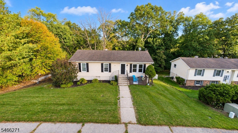 27 Birch Dr, Newton Town
