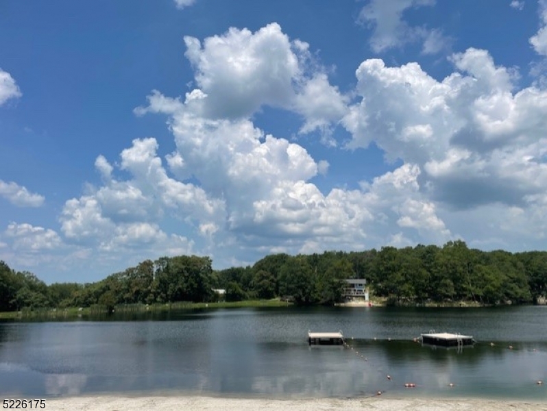 78 Lakeside Dr NW, Vernon Twp.