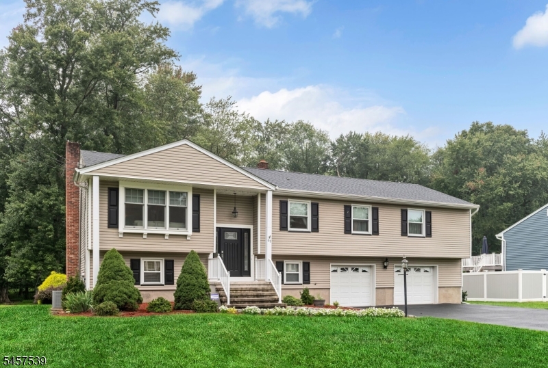 69 Forest Dr, Pequannock Twp.