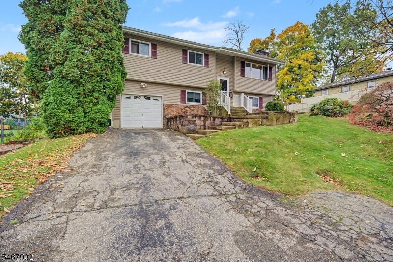 31 Dogwood Dr, Newton Town