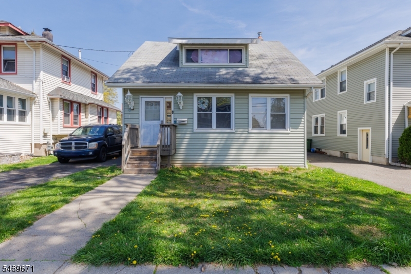 427 Robins St, Roselle Boro