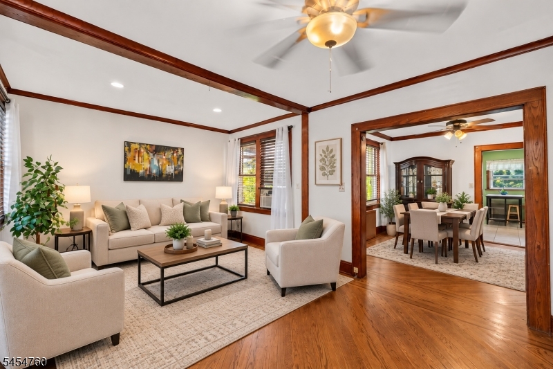 45 Main Ter, Bloomfield Twp.