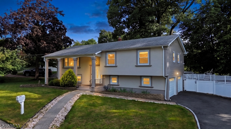 66 Lockwood Pl, Clifton City
