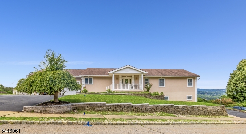 59 Livingston Ave, Dover Town