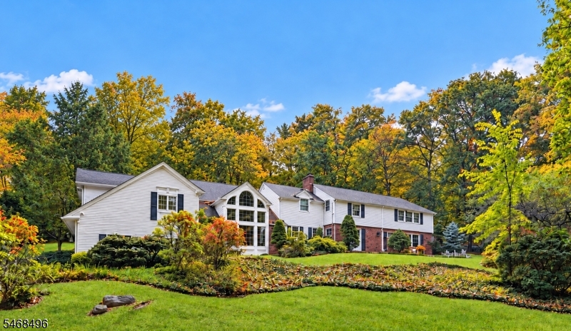 68 E Lake Rd, Kinnelon Boro