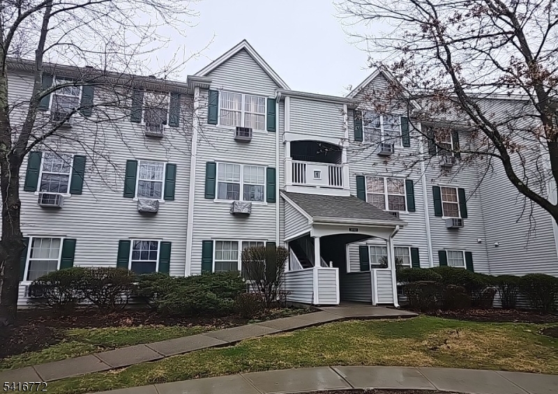 107 Chatfield Dr, Pequannock Twp.