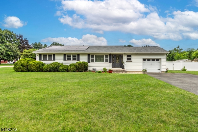 7 Bari Dr, Roxbury Twp.