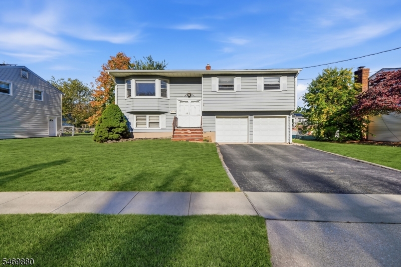 75 Tammy Pl, Woodbridge Twp.