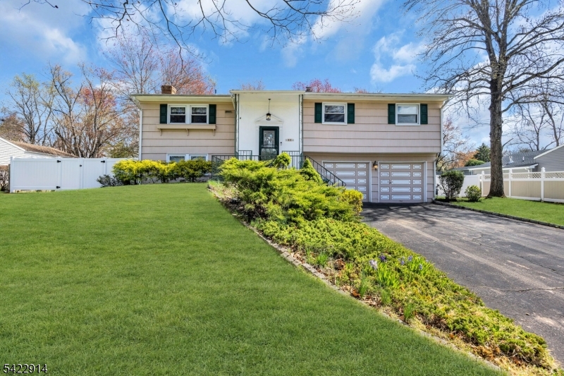 33 Mary Ellen Dr, Edison Twp.