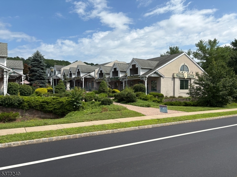 41 Mountain Blvd, Warren Twp.
