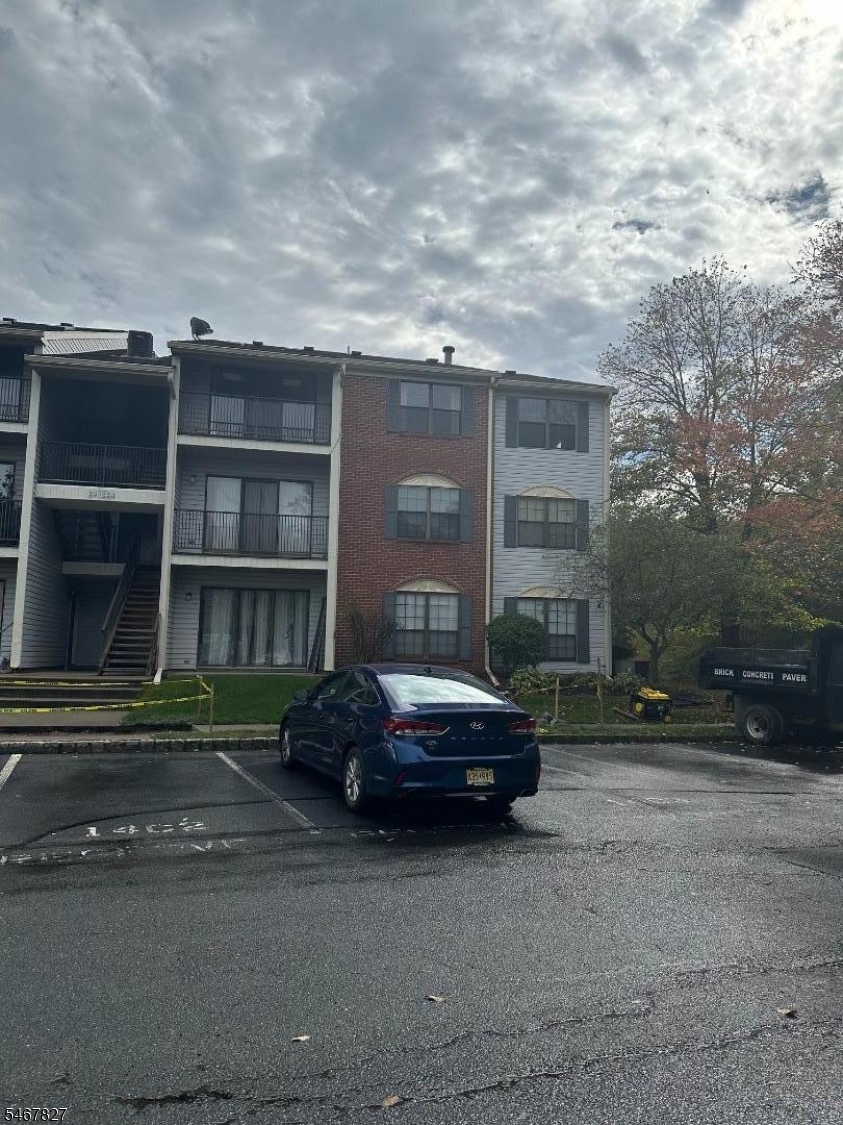 21 Kite Ct, Lawrence Twp.