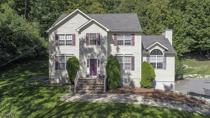 145 Mountain Lake Rd, White Twp.