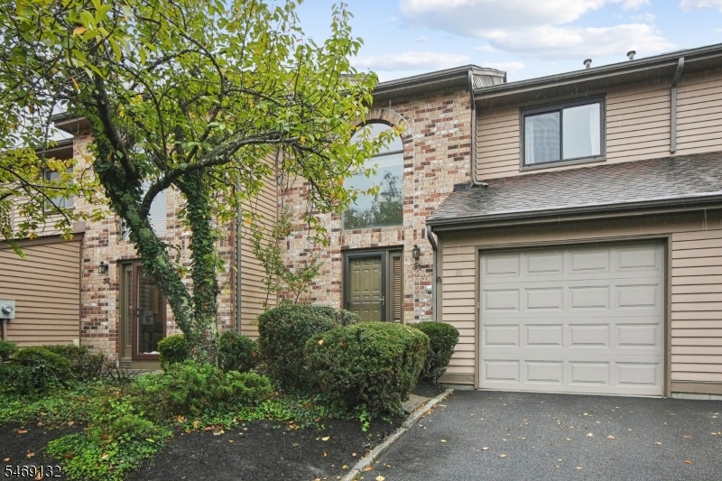 31 Castle Ridge Dr, East Hanover Twp.