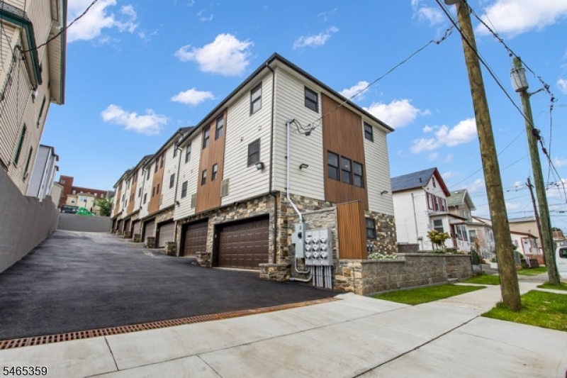 413 Paulison Ave, Passaic City