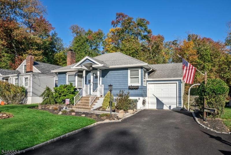 53 Hillcrest Dr, Wayne Twp.