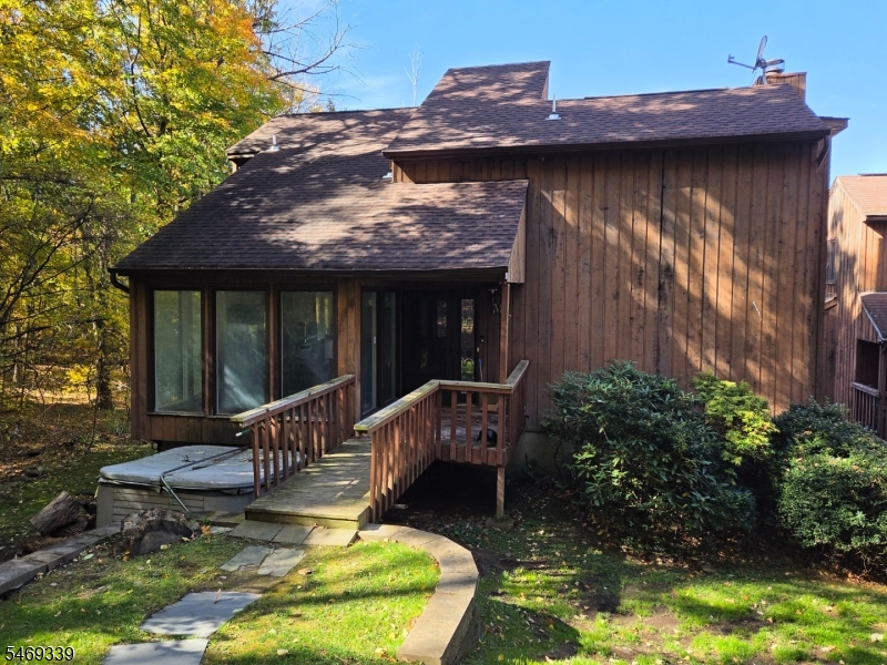 2 Village Way Unit 7, Vernon Twp.