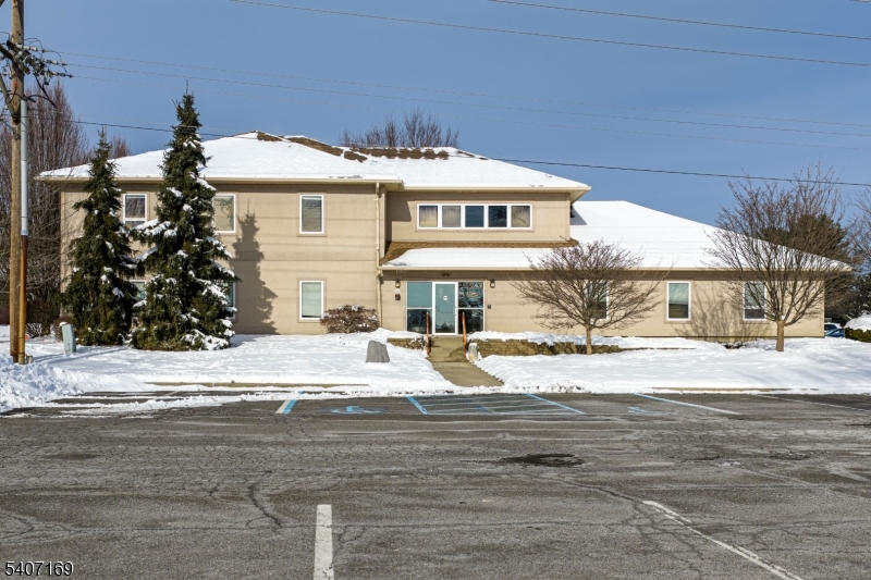 1000 Coventry Dr, Lopatcong Twp.