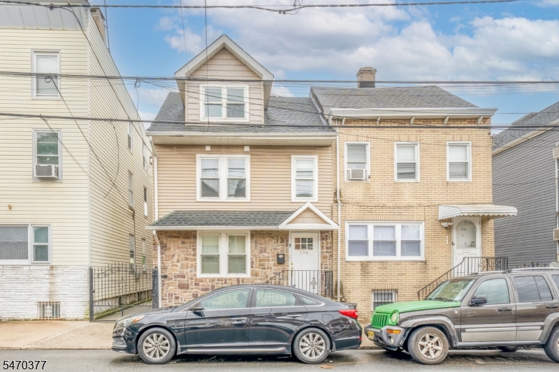 156 New York Ave, Newark City