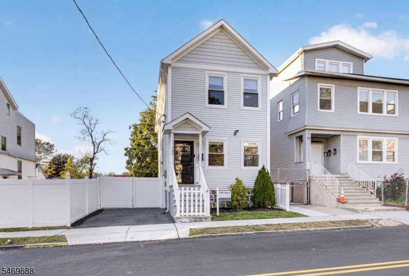 129 Alexander St, Newark City
