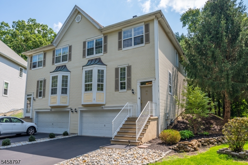 26 Whimble Ct, Wayne Twp.