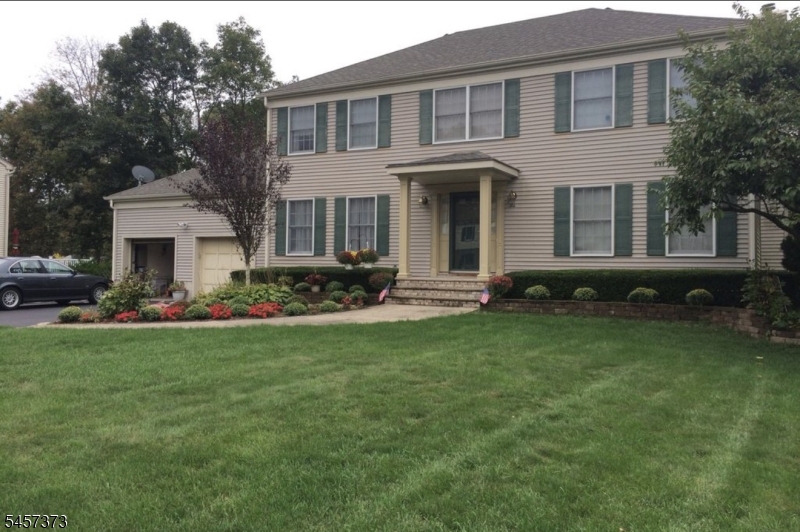 10 Lauren Ct, Byram Twp.