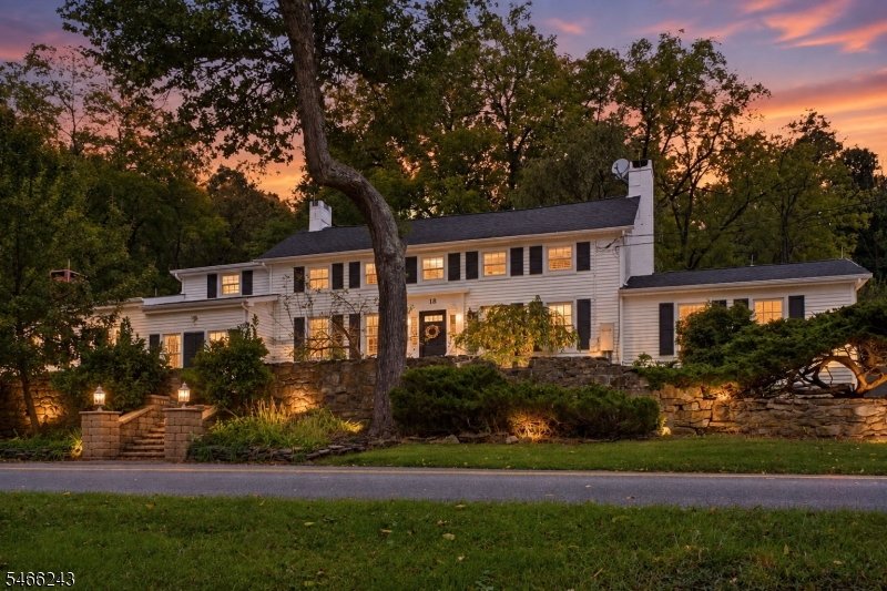 18 West Valley Brook Rd, Washington Twp.