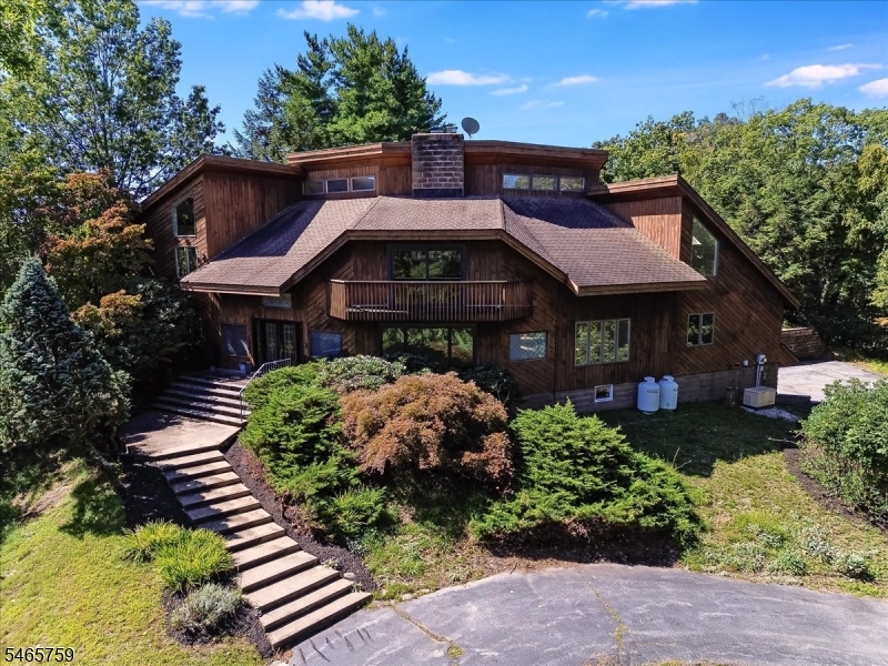40 Fernwood Rd, Wantage Twp.
