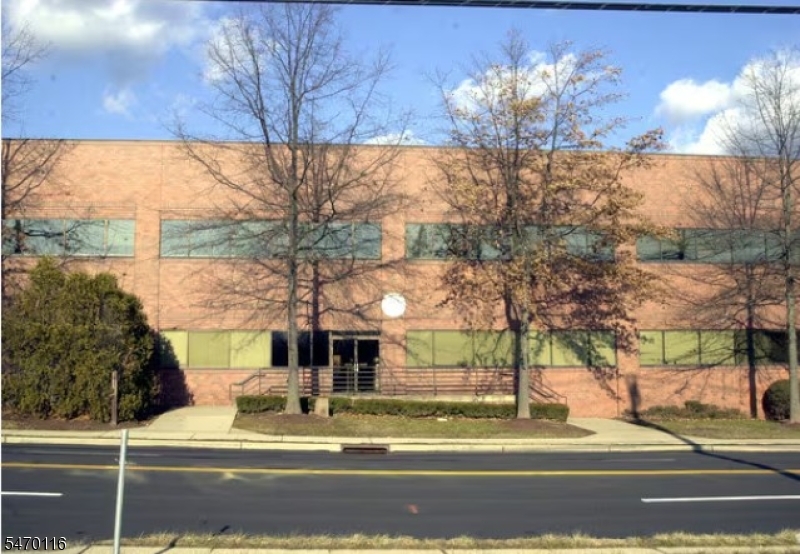 75 Veterans Memorial Dr, Somerville Boro