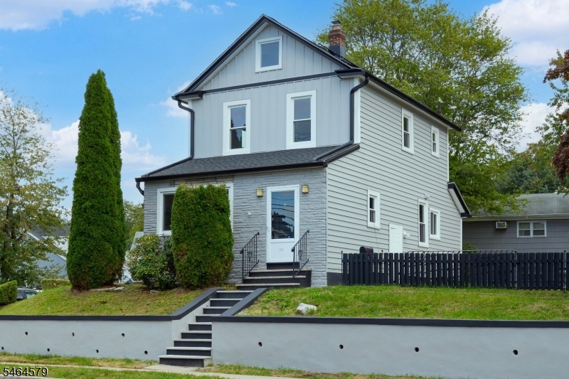345 Broughton Ave, Bloomfield Twp.