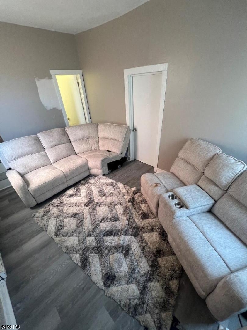 52 S State St, Hackensack City
