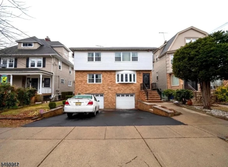 62 Newark Unit 2, Bloomfield Twp.