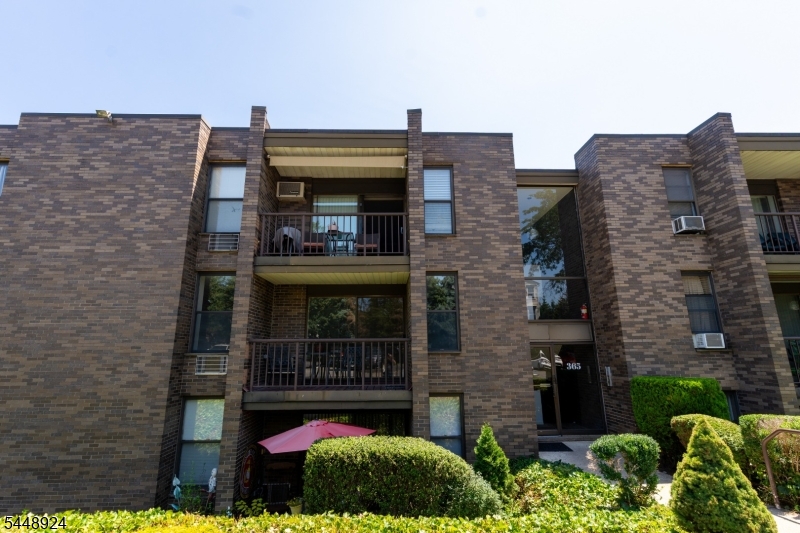 355 River Road Unit E, Nutley Twp.
