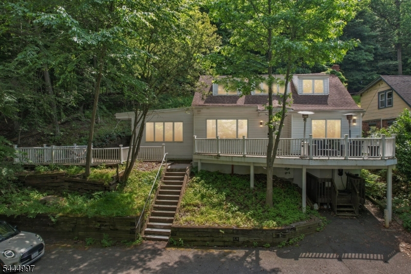 157 W Lindsley Rd, Cedar Grove Twp.