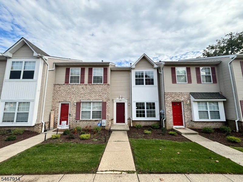 303 Tallwood Ln, Green Brook Twp.