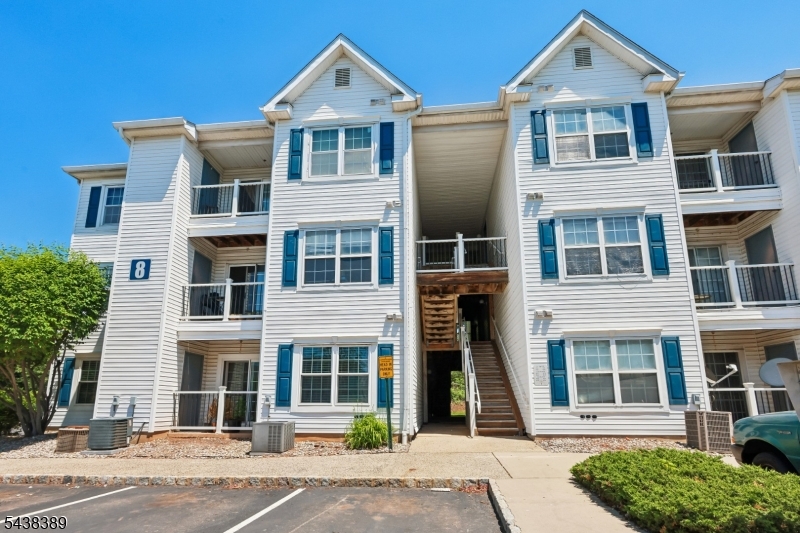 811 Waterford Dr, Edison Twp.