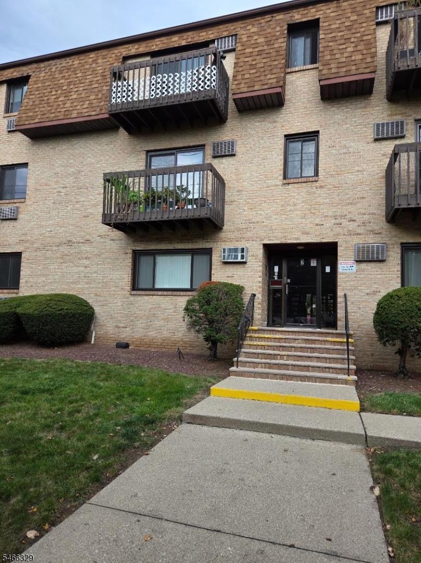 2 Honiss St Unit 15 A, Belleville Twp.