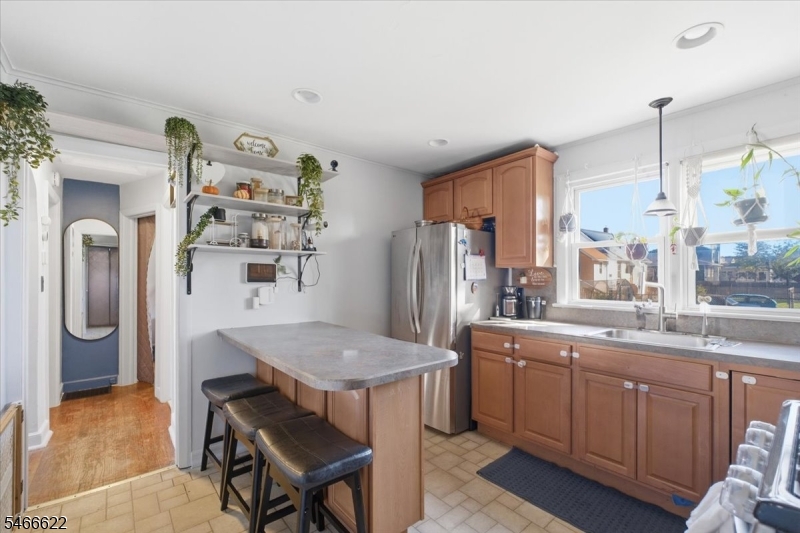52 Daniel St, Woodbridge Twp.