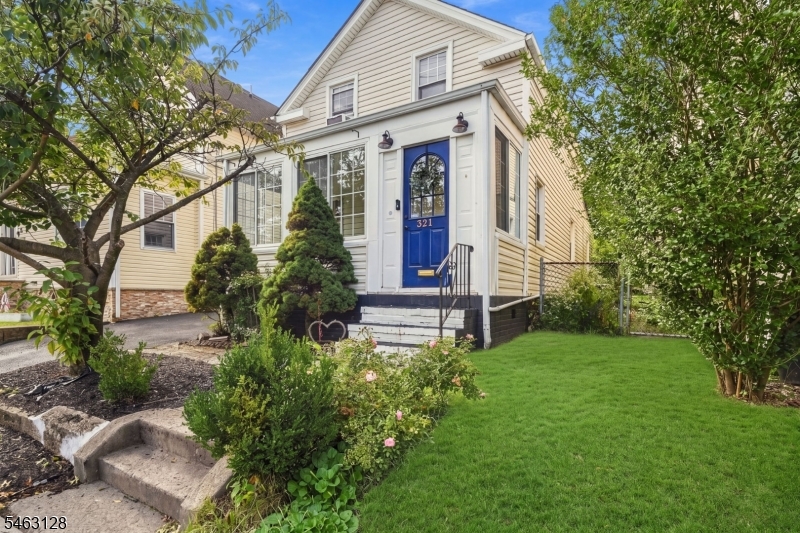 321 Boyden Ave, Maplewood Twp.