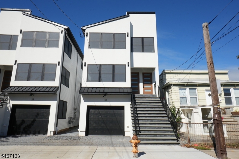 31 Frederick St First Floor Unit 1, Belleville Twp.